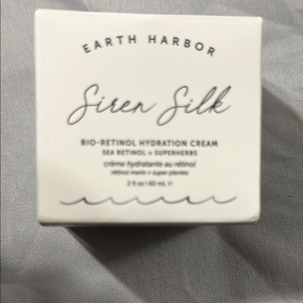 Earth  harbor  siren silk  bio retinol hydration cream